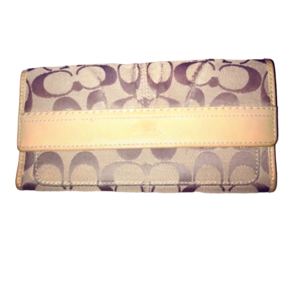 🎉HOST PICK🎉 Authentic Canvas Coach Wallet w/ Lavender